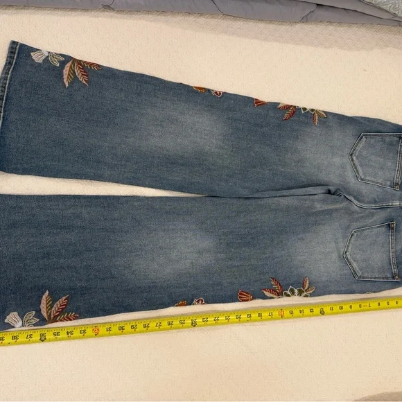 Embroidered Floral Wide Leg Jeans - Picture 3 of 5